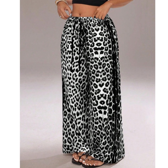 Plus Leopard Print Stretchy Waist Wide Leg Lounge Pants - Picture 5 of 6